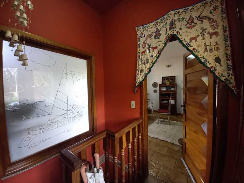 Hall001 - 2