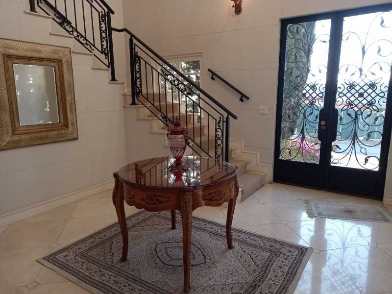 Hall - 8