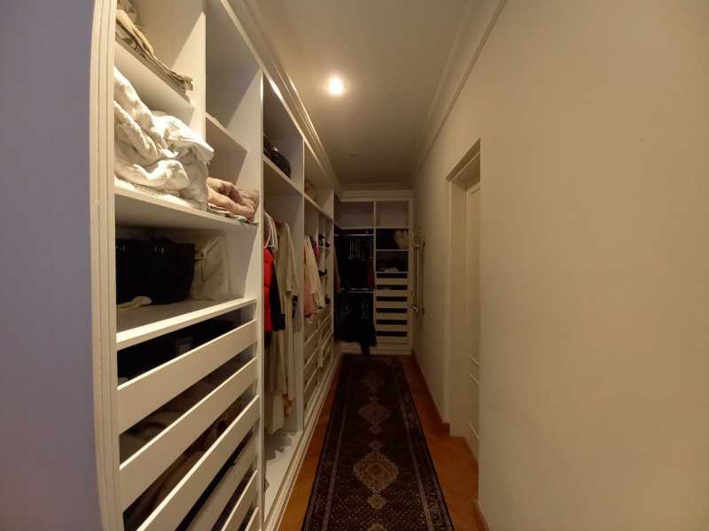 Closet_Suite_001 - 16