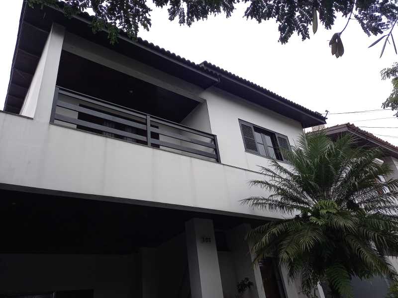 FACHADA - 1
