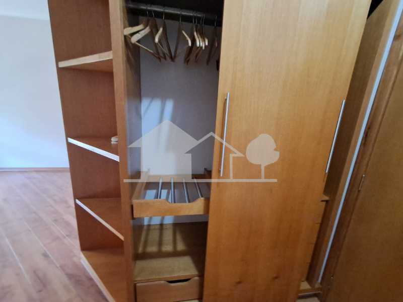 Conheça Closet_suíte_principal do imóvel - Casa em Condomínio 5 quartos à venda Morada dos Pinheiros (Aldeia da Serra), Santana de Parnaíba - R$ 3.500.000 - 1003186 - 13 Closet_suíte_principal - 13