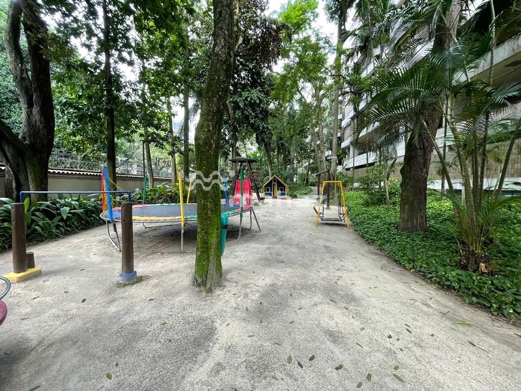 Foto 02 - 17