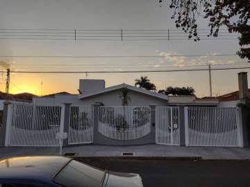FACHADA - 1