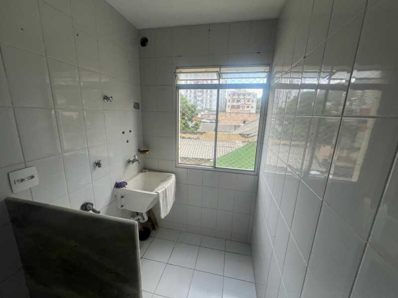 ÁREA DE SERVIÇO. - 13