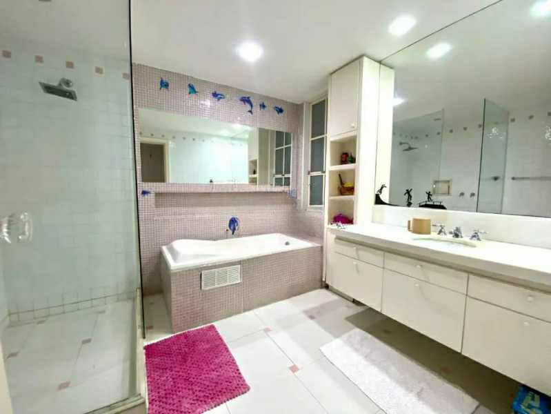 a67a5d2a-ab3d-469c-ab8b-098c98 - 26