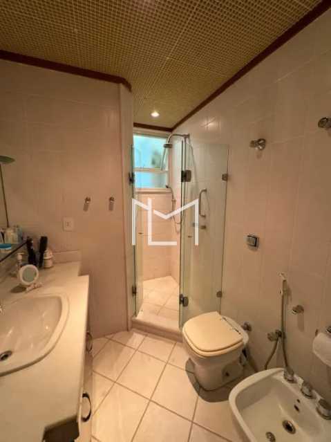 681ae03d-6dd7-4f1a-8353-8b7095 - 23