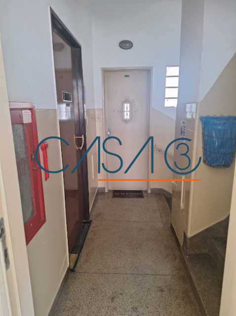 28 - Entrada da área de servi - 24