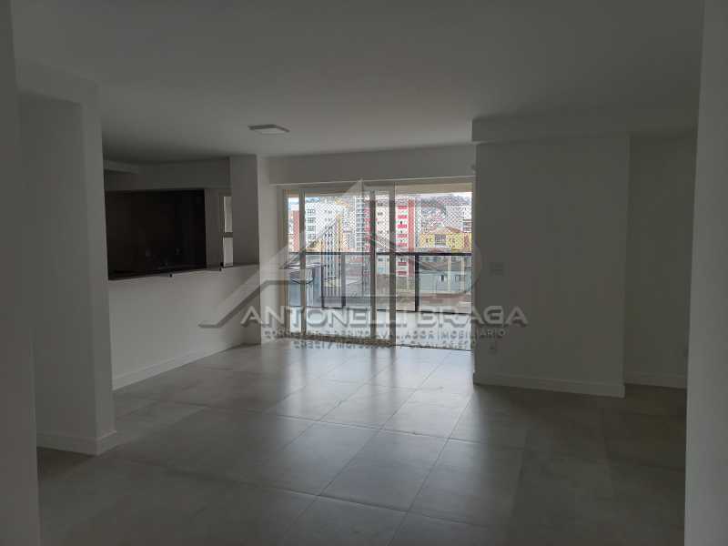 20 Vista 2 da sala de estar e - 8