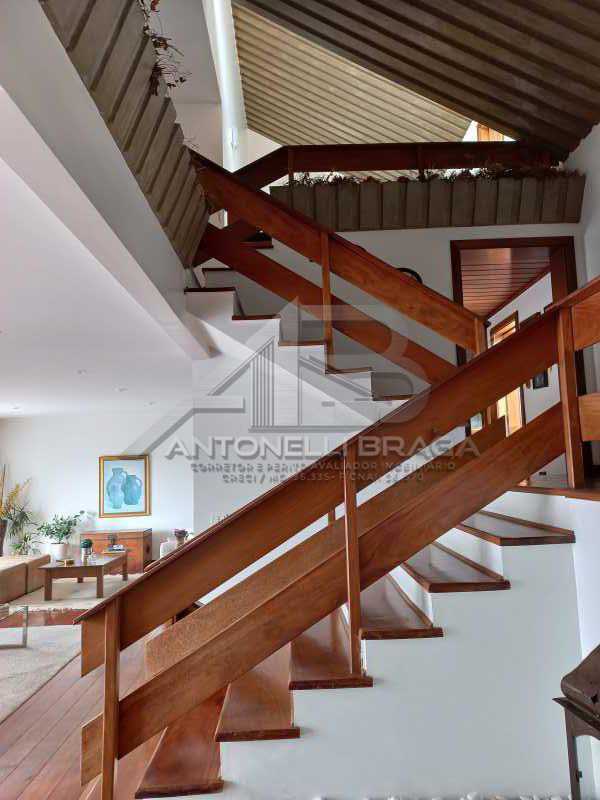 06 Hall de entrada e escadas d - 6
