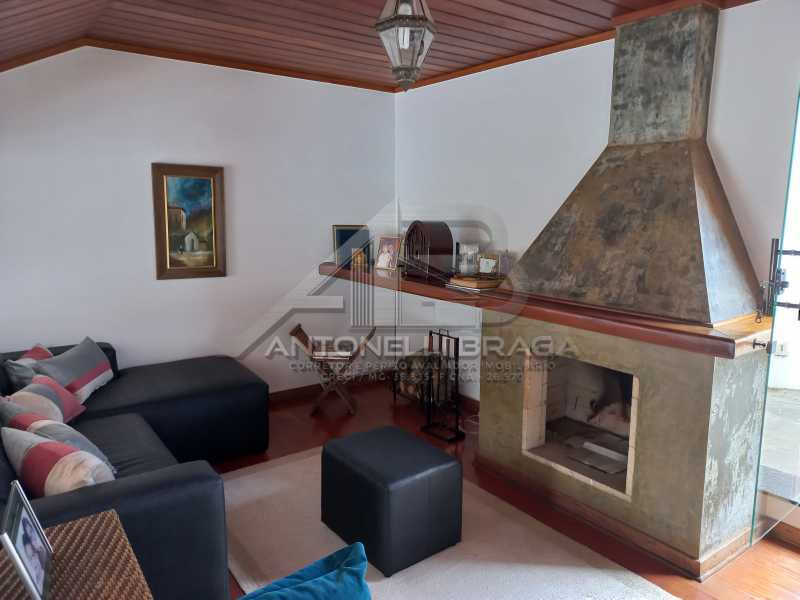 08 Sala de estar íntima com l - 8