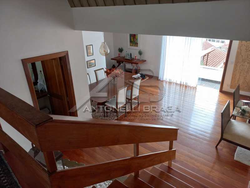 10 Sala de estar a partir do H - 10