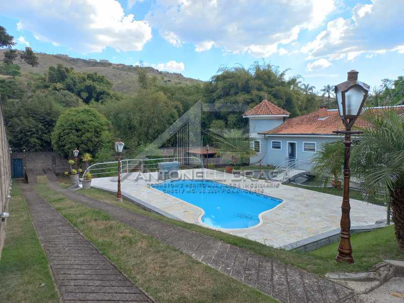 26 Vista dos fundos. - 26