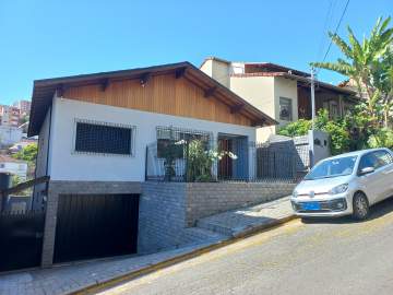Ótima casa próximo a variados comércios e escolas, a 1000m do centro e em rua tranquila! - BRCA40005