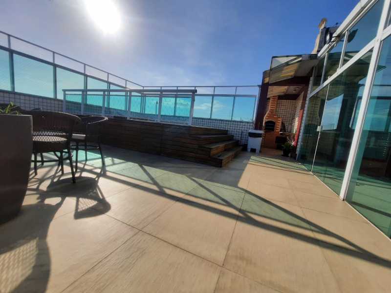 Piscina com deck. - 13