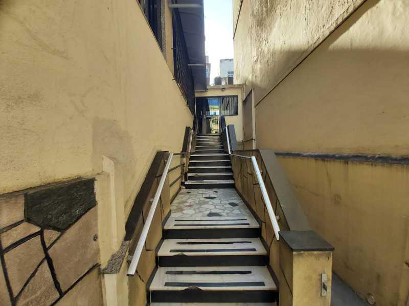 Escada externa prédio - 2