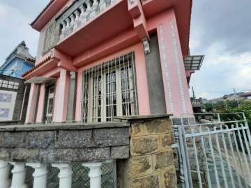 Casa 6 quartos à venda Ramos, Rio de Janeiro - R$ 900.000 - MNCA60001
