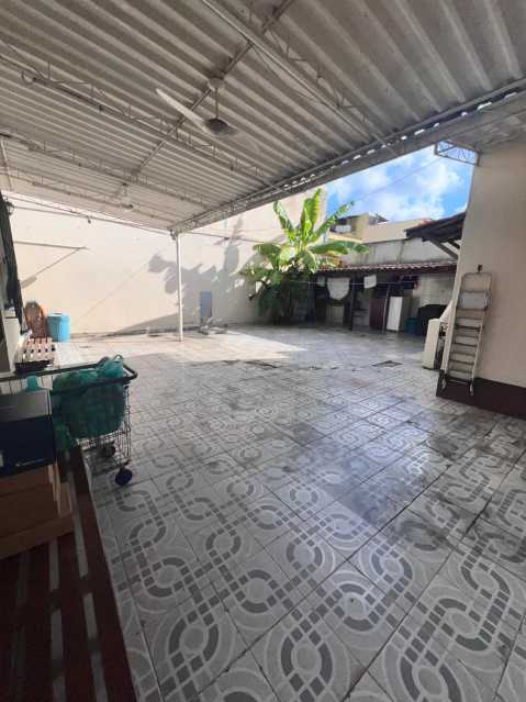 Quintal fundos. - 25
