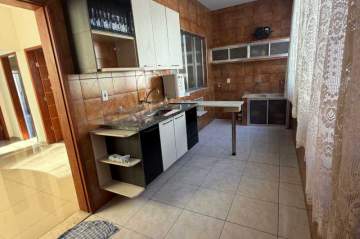 Casa para alugar Rua Tenente Jerônimo Mesquita, Irajá, Rio de Janeiro - R$ 1.700 - MNCA20017