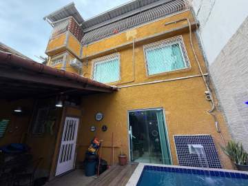 Casa à Venda | 3 Quartos, Piscina, Área Gourmet e Closet - MNCA30015