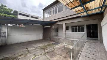 Casa Bifamiliar à Venda no Jardim América | 4 Quartos, 2 Suítes e Vaga para 4 Carros - MNCA40008