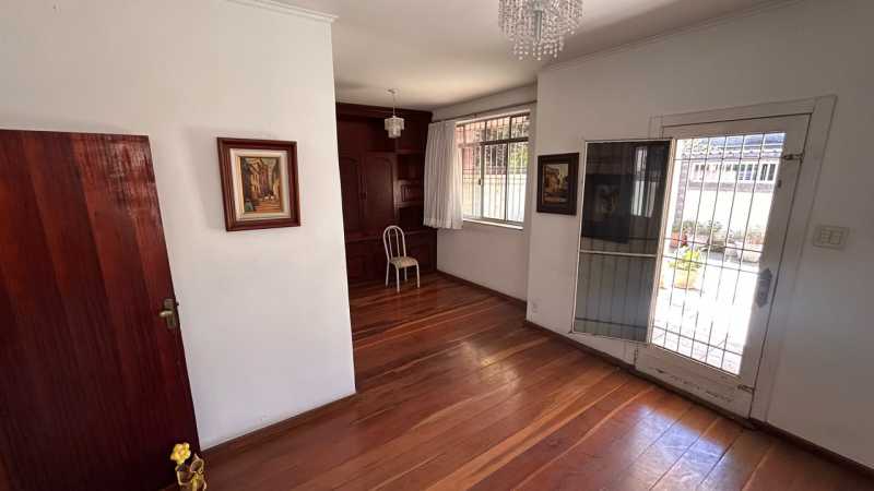 Conheça 5. do imóvel - Casa à Venda em Irajá| 3 Quartos com Suíte, Varanda e Salão de Festas | 260m² - MNCN30001 - 5 5. - 5