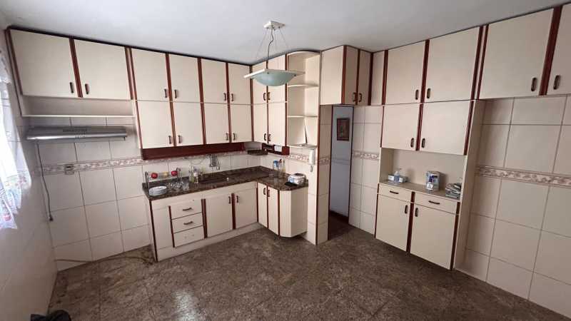 Conheça 12. do imóvel - Casa à Venda em Irajá| 3 Quartos com Suíte, Varanda e Salão de Festas | 260m² - MNCN30001 - 11 12. - 11