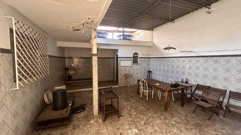 Conheça 15. do imóvel - Casa à Venda em Irajá| 3 Quartos com Suíte, Varanda e Salão de Festas | 260m² - MNCN30001 - 14 15. - 14