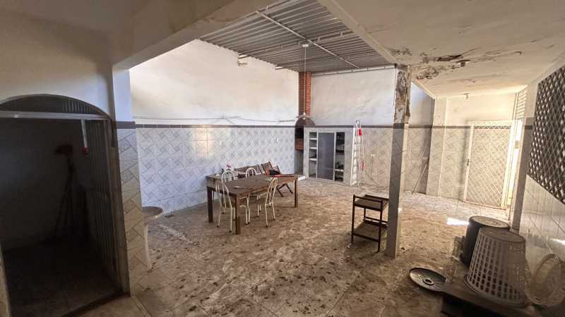 Conheça 16. do imóvel - Casa à Venda em Irajá| 3 Quartos com Suíte, Varanda e Salão de Festas | 260m² - MNCN30001 - 15 16. - 15