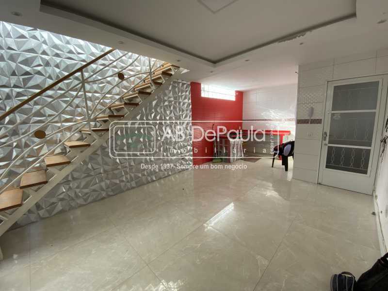 Conheça SALA do imóvel - VENDE EM REALENGO - R. COMANDANTE SANTOS PORTO - CASA DUPLEX DE FUNDOS COM 02 QUARTOS - ABCA20118 - 2 SALA - 2