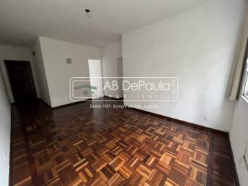 ACEITA FINANCIAMENTO - VILA VALQUEIRE - PRÓXIMO A PRAÇA SAIQUI. Ampla SALA, 3 Dormitórios (sendo 2 com ARMÁRIOS PLANEJADOS) - ABAP30128