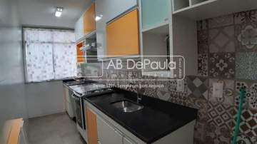 ACEITA FINANCIAMENTO - VENDE EM OSVALDO CRUZ / BENTO RIBEIRO - APARTAMENTO COM 02 QUARTOS - ABAP20685