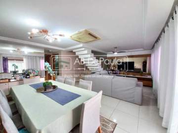 ACEITA FINANCIAMENTO - Vila Valqueire - Linda Casa em Condomínio Fechado, Projeto Moderno, 4 Dormitórios sendo 2 Suítes - ABCA40058