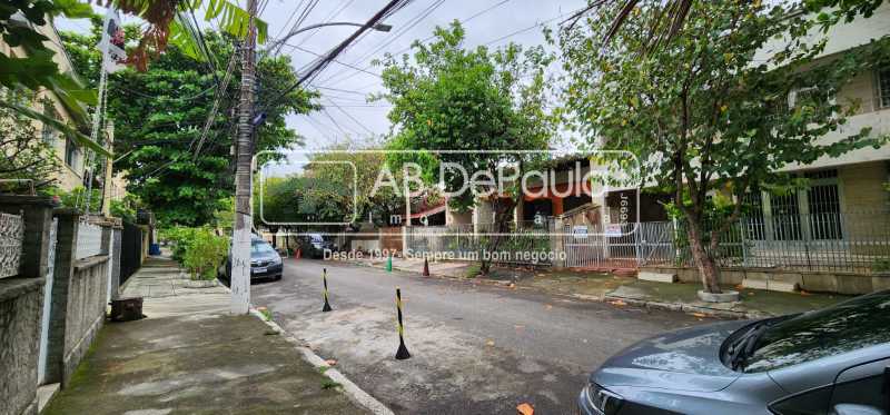 Conheça 2. do imóvel - MADUREIRA - Juntinho a Av. Edgar Romero, Bom Apartamento desocupado, dois dormitórios, sala e varanda amplas - ABAP20725 - 13 2. - 13