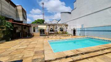 ACEITA FINANCIAMENTO - VILA VALQUEIRE - Espetacular residência, AMPLA, CLARA e AREJADA, 4 Dormitórios (2 Suítes), piscina etc - ABCA40069