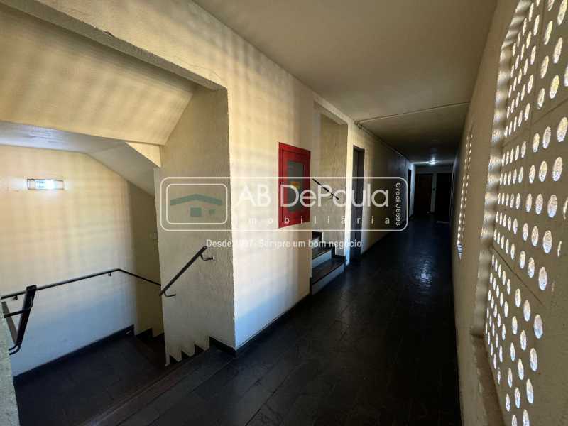 Conheça CORREDOR DO EDIFÍCIO do imóvel - VENDE EM SULACAP - CONDOMÍNIO SULACAP II - TERCEIRO ANDAR (DOIS LANCES DE ESCADA APENAS) - ABAP20767 - 25 CORREDOR DO EDIFÍCIO - 25