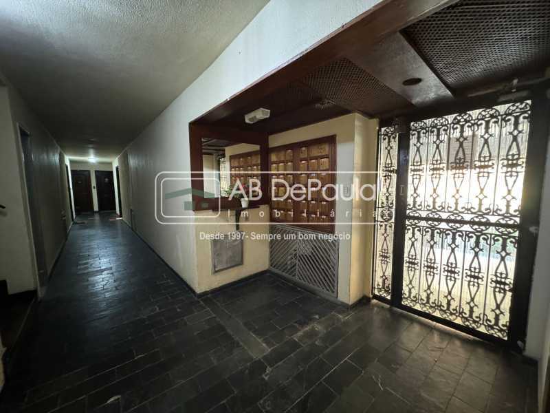 Conheça HALL DO EDIFÍCIO do imóvel - VENDE EM SULACAP - CONDOMÍNIO SULACAP II - TERCEIRO ANDAR (DOIS LANCES DE ESCADA APENAS) - ABAP20767 - 26 HALL DO EDIFÍCIO - 26
