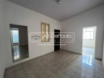 Ótima localização - ALUGA EM BENTO RIBEIRO - R. CACONDE, 145 - CASA DE FUNDOS COM 01 QUARTO - ABCA10034