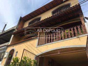 Imperdível - Linda Casa à Venda - 4 Quartos - 3 Vagas - (com RGI) - ABCA40087