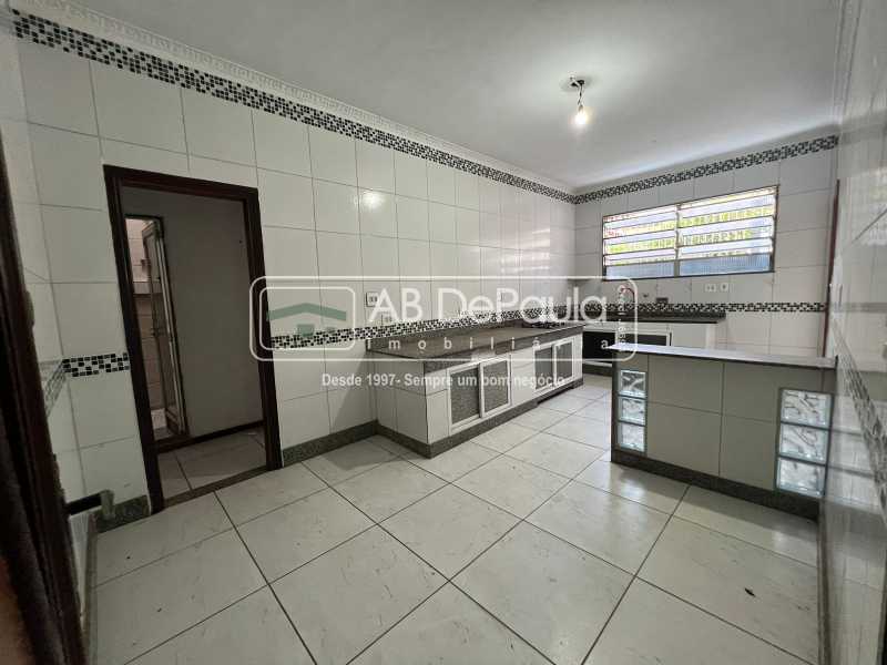 Conheça COZINHA do imóvel - VENDE NO CONDOMÍNIO NOVA VALQUEIRE - APARTAMENTO COM 03 DORMITÓRIOS (SENDO 2 SUÍTES) - ABAP30186 - 16 COZINHA - 16