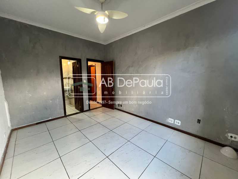 Conheça QUARTO 01 SUÍTE do imóvel - VENDE NO CONDOMÍNIO NOVA VALQUEIRE - APARTAMENTO COM 03 DORMITÓRIOS (SENDO 2 SUÍTES) - ABAP30186 - 10 QUARTO 01 SUÍTE - 10