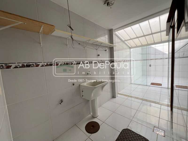 Conheça ÁREA DE SERVIÇO do imóvel - JARDIM SULACAP - ÓTIMA RESIDÊNCIA, DESOCUPADA, TODA AMPLA, 03 DORMITÓRIOS (01 SUÍTE) - ABCA30234 - 14 ÁREA DE SERVIÇO - 14