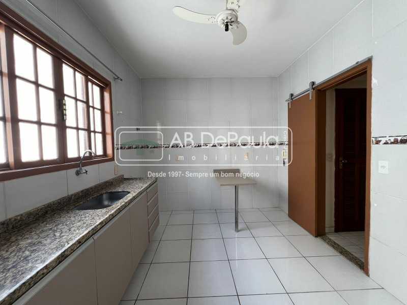 Conheça COZINHA do imóvel - JARDIM SULACAP - ÓTIMA RESIDÊNCIA, DESOCUPADA, TODA AMPLA, 03 DORMITÓRIOS (01 SUÍTE) - ABCA30234 - 12 COZINHA - 12