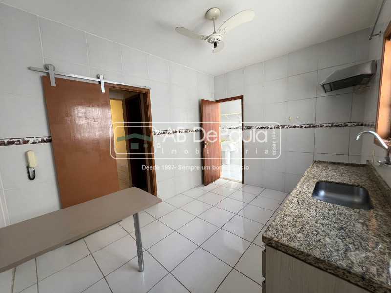 Conheça COZINHA do imóvel - JARDIM SULACAP - ÓTIMA RESIDÊNCIA, DESOCUPADA, TODA AMPLA, 03 DORMITÓRIOS (01 SUÍTE) - ABCA30234 - 10 COZINHA - 10