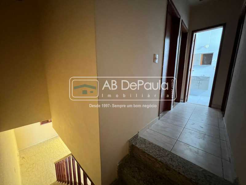 Conheça ESCADA do imóvel - JARDIM SULACAP - ÓTIMA RESIDÊNCIA, DESOCUPADA, TODA AMPLA, 03 DORMITÓRIOS (01 SUÍTE) - ABCA30234 - 17 ESCADA - 17
