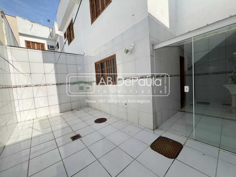 Conheça QUINTAL do imóvel - JARDIM SULACAP - ÓTIMA RESIDÊNCIA, DESOCUPADA, TODA AMPLA, 03 DORMITÓRIOS (01 SUÍTE) - ABCA30234 - 15 QUINTAL - 15