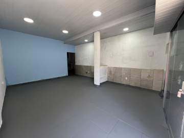 DESOCUPADO - ALUGA EM REALENGO - R. ARITIBA, 85 - LOJA COM 45m² - ABLJ00021