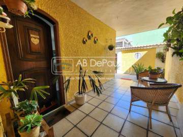 Imperdível - JARDIM SULACAP - Excelente residência, CLARA e AREJADA. São 03 Amplos Dormitórios (01 Suíte, Closet) - ABCA30249