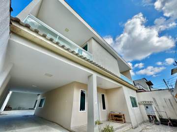 VENDE EM SULACAP - RUA VICENTE NEIVA - CASA DUPLEX COM EDÍCULA - ABCA50027