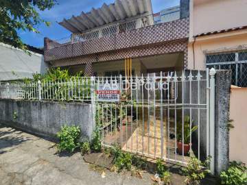 Ótima localização - VILA VALQUEIRE - Na Rua Arcozelo, em uma localização privilegiada do bairro. Excelente residência, 03 Dormitórios - ABCA30260