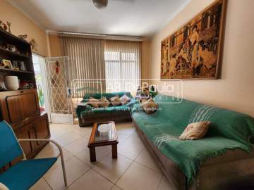 Ótima localização - VILA VALQUEIRE - Juntinho a Praça Saiqui. Ótima casa, com 03 Amplos Dormitórios, localizada próximo a supermercados, bancos e a todo comércio existente no bairro, - ABCA30262
